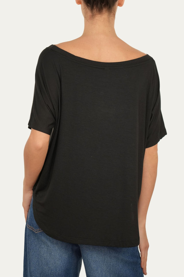 Maglia scollo barca spalla scesa corta Viscosa - Nero